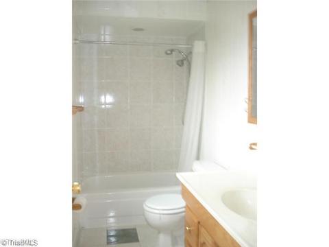 3209 Pine Needles Rd, High Point, NC 27265 photo 9