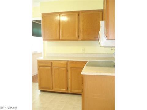 3209 Pine Needles Rd, High Point, NC 27265 photo 3