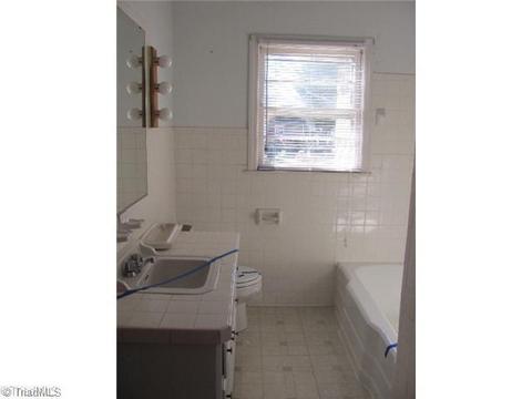 419 E Main St, Pilot Mountain, NC 27041 photo 12