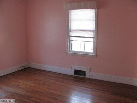 419 E Main St, Pilot Mountain, NC 27041 photo 10