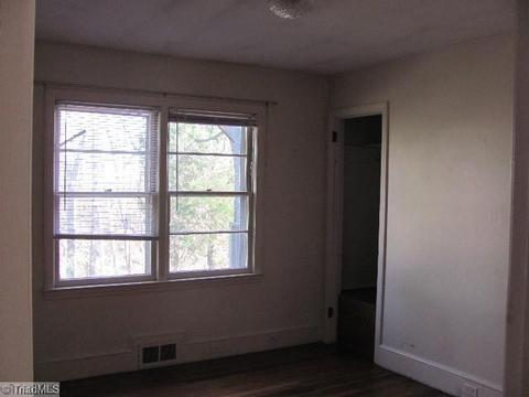 419 E Main St, Pilot Mountain, NC 27041 photo 11