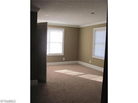 419 E Main St, Pilot Mountain, NC 27041 photo 7