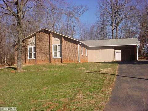 106 Echo, King, NC 27021 photo 1