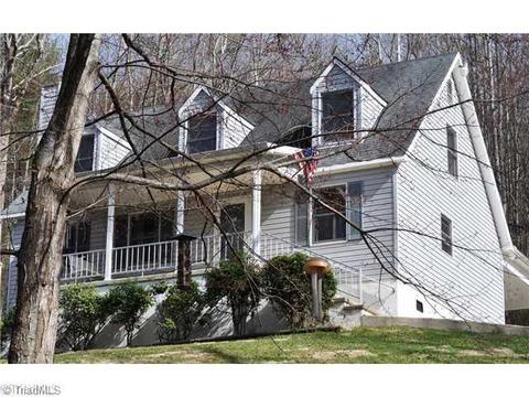 2568 E Pine St, Mount Airy, NC 27030 photo 1