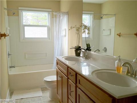 1109 Cedrow Dr, High Point, NC 27260 photo 8
