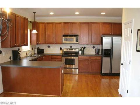 7047 Windrift Ct, Clemmons, NC 27012 photo 2