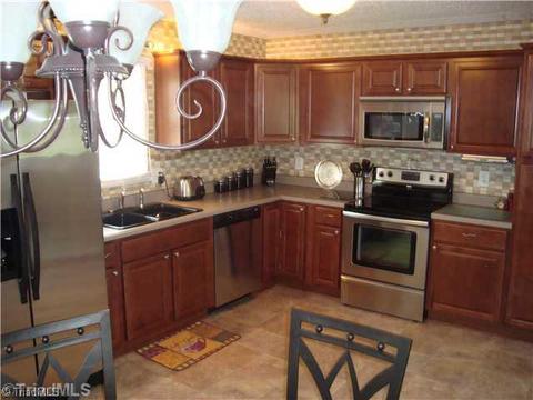 114 Stonebridge, King, NC 27021 photo 6