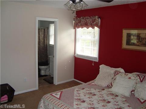 114 Stonebridge, King, NC 27021 photo 10