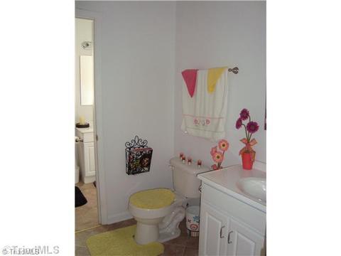 114 Stonebridge, King, NC 27021 photo 9