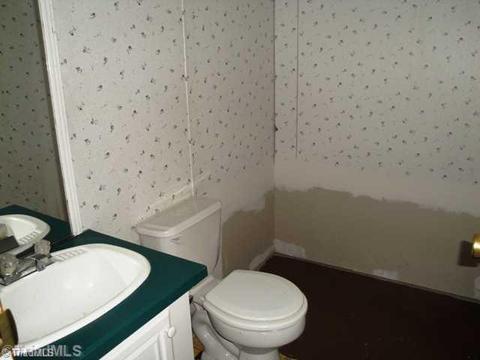 4913 Haystack, Dobson, NC 27017 photo 6