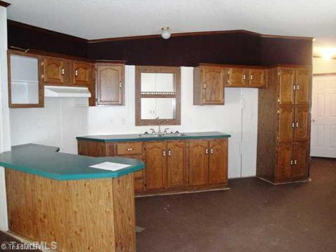 4913 Haystack, Dobson, NC 27017 photo 2