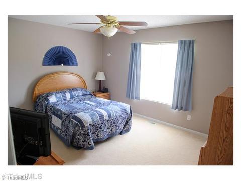 513 Three Oaks, High Point, NC 27265 photo 5