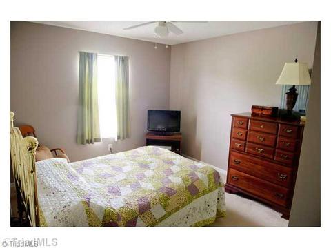 513 Three Oaks, High Point, NC 27265 photo 6