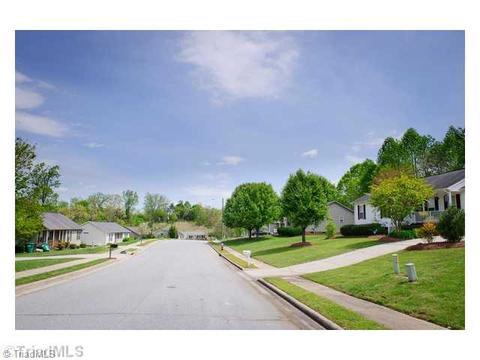 513 Three Oaks, High Point, NC 27265 photo 13