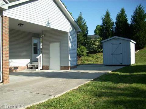 513 Three Oaks, High Point, NC 27265 photo 9