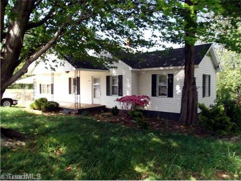 503 Main, Dobson, NC 27017 photo 1