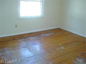 321 Dameron St, Eden, NC 27288 photo 5