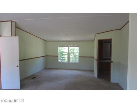 2869 Eagle Point Dr, Trinity, NC 27370 photo 9