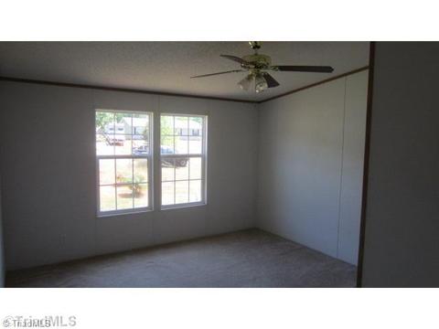 2869 Eagle Point Dr, Trinity, NC 27370 photo 7
