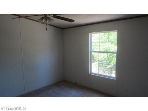 2869 Eagle Point Dr, Trinity, NC 27370 photo 6
