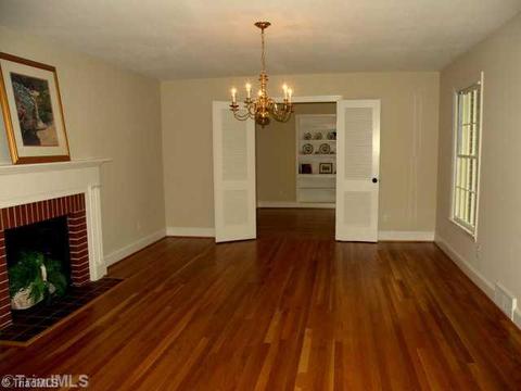 5674 Lakeside Dr, Pfafftown, NC 27040 photo 2