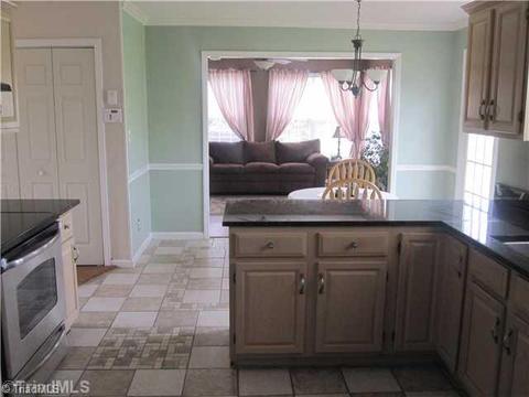 4237 Beacon Rdg, High Point, NC 27265 photo 5