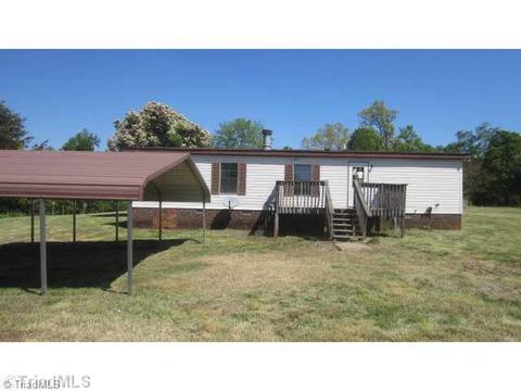 4693 Poplar Ridge Rd, Trinity, NC 27370 photo 2