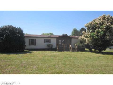 4693 Poplar Ridge Rd, Trinity, NC 27370 photo 1