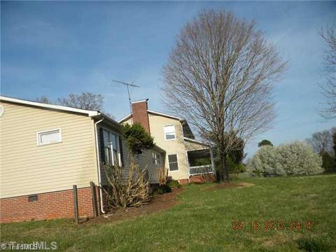 454 Stroud Ml, Harmony, NC 28634 photo 3