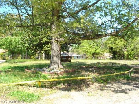 1446 Cedrow Dr, High Point, NC 27260 photo 2