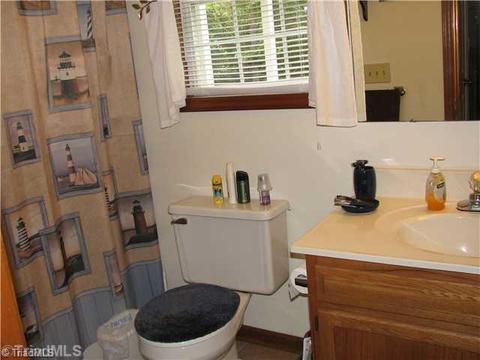 93 Lanning Dr, Denton, NC 27239 photo 10