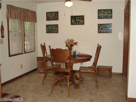 93 Lanning Dr, Denton, NC 27239 photo 6