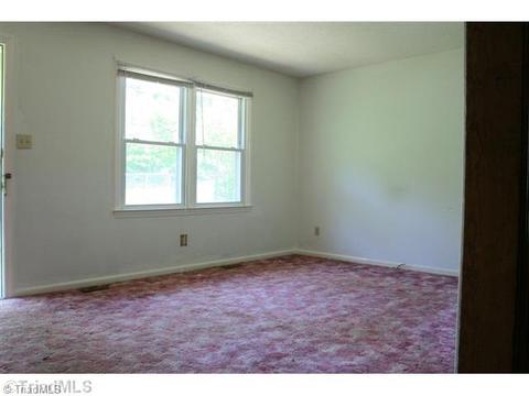 326 Roosevelt Dr, Ridgeway, VA 24148 photo 6