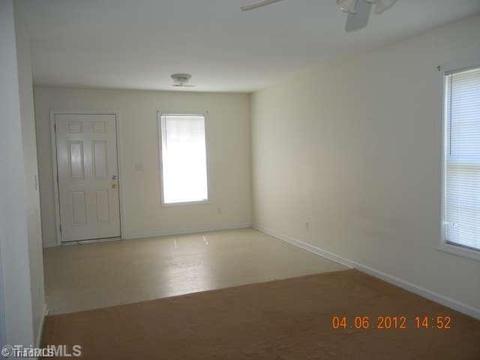 117 Thomas St, High Point, NC 27263 photo 2