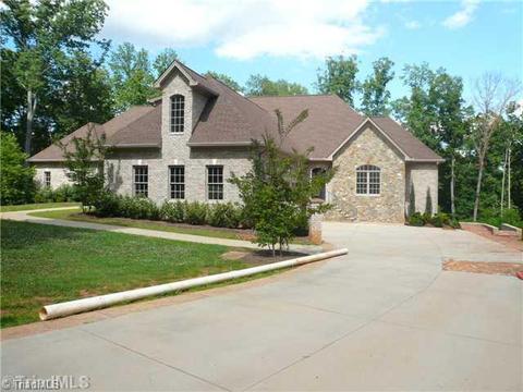 422 Deer Path Ln, Eden, NC 27288 photo 1
