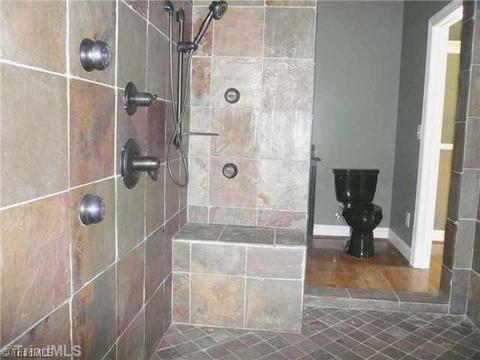 422 Deer Path Ln, Eden, NC 27288 photo 8
