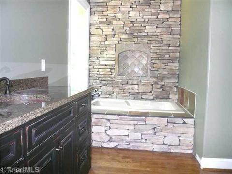 422 Deer Path Ln, Eden, NC 27288 photo 7