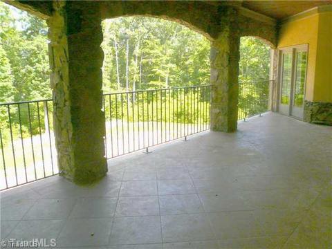 422 Deer Path Ln, Eden, NC 27288 photo 15