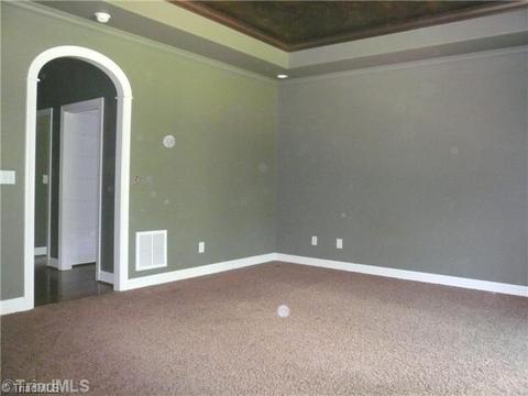 422 Deer Path Ln, Eden, NC 27288 photo 6