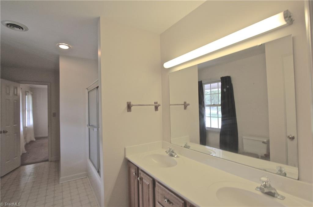2830 Fleming, Greensboro, NC 27410 photo 17
