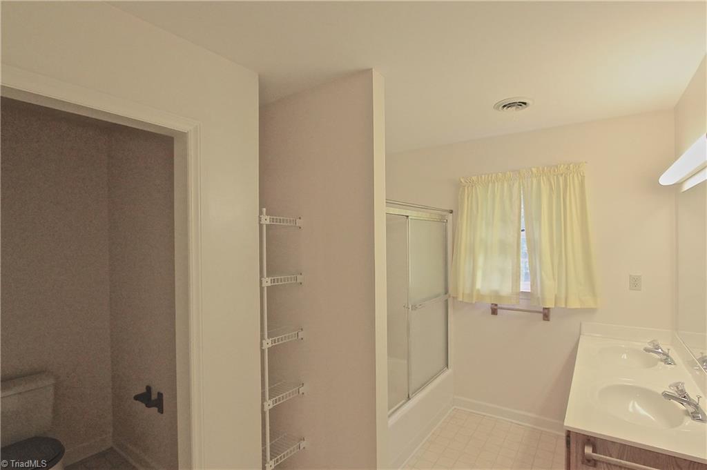 2830 Fleming, Greensboro, NC 27410 photo 19