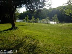 1256 Forge Ml, King, NC 27021 photo 2