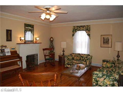 124 Harris, Elkin, NC 28621 photo 3