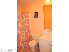 3883 Range Crest Ct, High Point, NC 27265 photo 8
