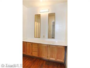 701 Oakview, High Point, NC 27265 photo 9