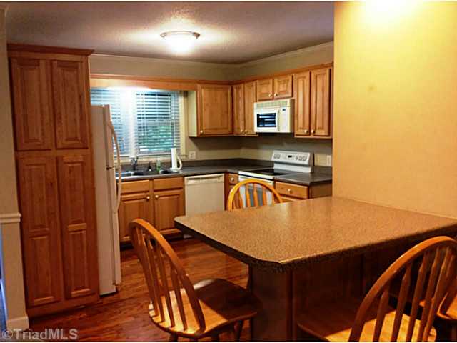 502 Hampton Dr, King, NC 27021 photo 4