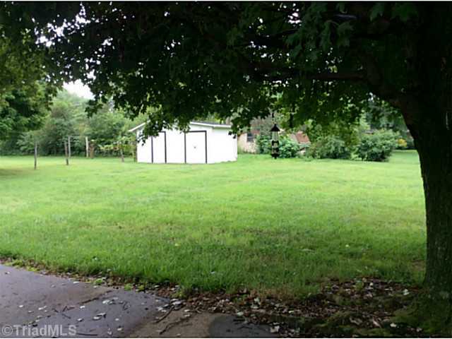 502 Hampton Dr, King, NC 27021 photo 9