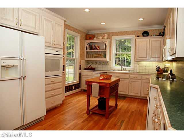 968 Stony Ridge Rd, Pinnacle, NC 27043 photo 2