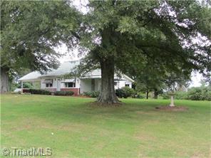 1364 Bald Hill Loop, Madison, NC 27025 photo 3