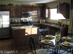 1624 Cedrow Dr, High Point, NC 27260 photo 6
